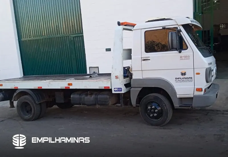 Empresa de locação de empilhadeira com caminhão próprio de entrega